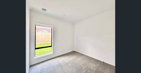 Brand New Family Living with Club Coridale access - Photo 2