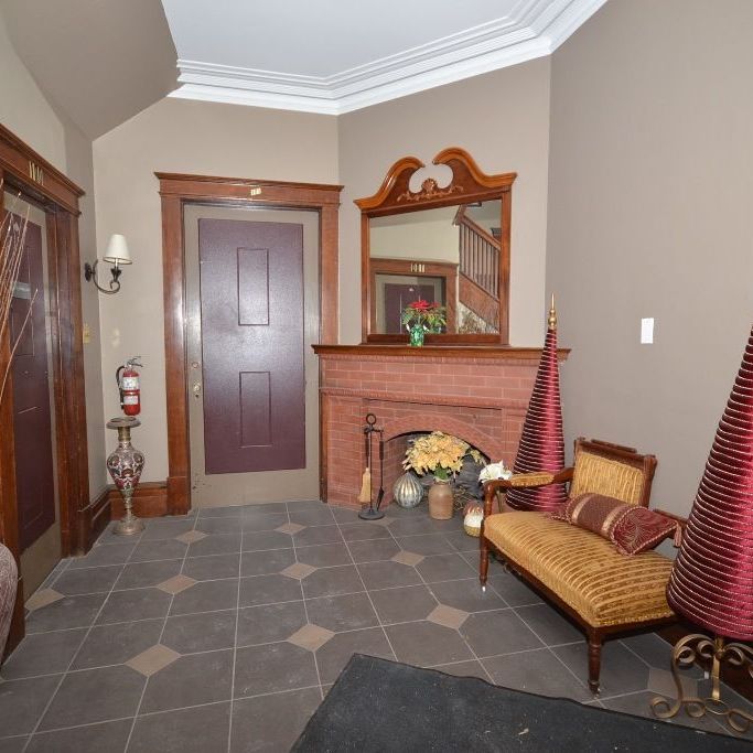 For Lease - 17 Marlborough Avenue Unit# 102, Lower Town - Sandy Hill, Ontario - Photo 1