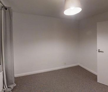 2 bedroom maisonette to rent - Photo 5