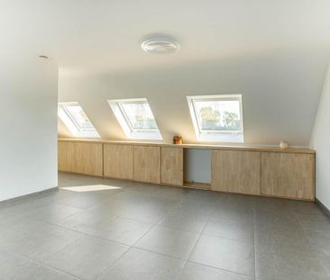 DAKAPPARTEMENT MET 2 SLAAPKAMERS EN TERRAS - Photo 2