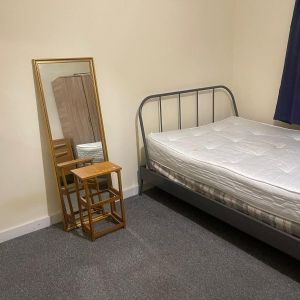 Room in a Shared House, Springfield Mount, NW9 - Photo 3