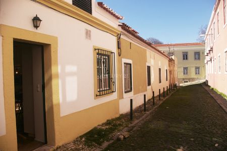 Arrenda T1 Duplex na Estrela, Lisboa - Photo 3