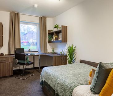 1 bedroom in a flat share to rent - Photo 5