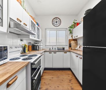 Coastal Cottage Charm Backing Onto Budgewoi Reserve! - Photo 1