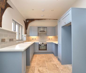 2 bedroom barn conversion to rent - Photo 3