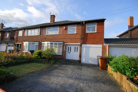 4 bed semi-detached house to rent in Regent Farm Road, Gosforth, NE3 - Photo 3