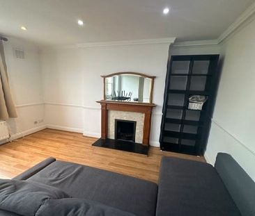 2 Bed Flat, Eardley Crescent, SW5 - Photo 3