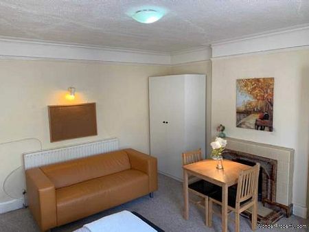 1 bedroom property to rent in Guildford - Photo 2