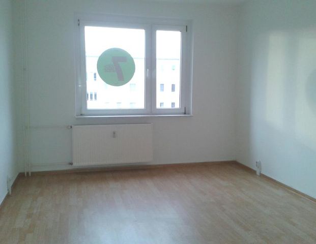 3-Raumwohnung mit Balkon in zentraler Lage! - Foto 1