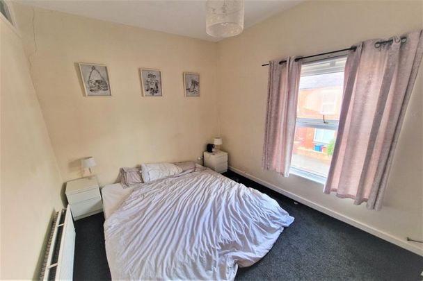 2 Bedroom Terraced Available Arranging tenancy - Photo 1