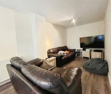 6 bedroom terraced house to rent - Photo 1