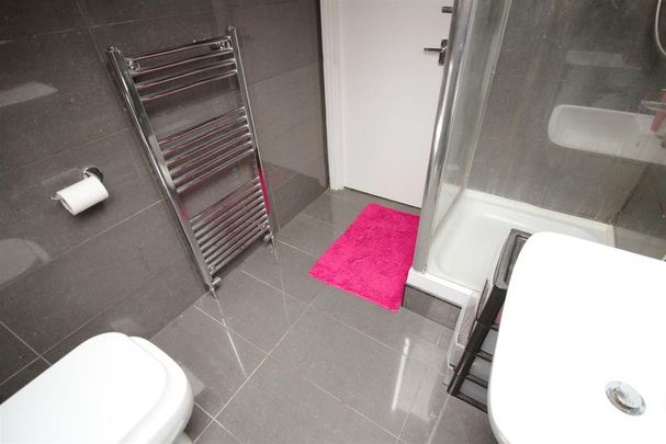 6 bedroom house to rent - Photo 1