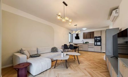 Dizajnový smart 2,5 -izbový byt v historickom centre Trnavy, Rezidencia Hviezdoslavova - Fotografia 3