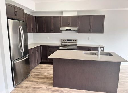 For Lease - 324 Equestrian Way Unit# 40, Cambridge, Ontario - Photo 3