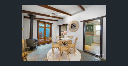 Open the Door to Coastal Charm and Character in Port Noarlunga - Photo 3