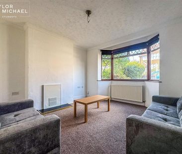 5 bedroom semi-detached house to rent - Photo 1