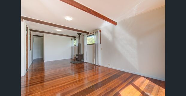 Like to entertain with city views? Need dual living? Garden maintenance included - Photo 1