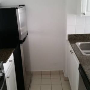 One bedroom for rent, January 15th. - Photo 2