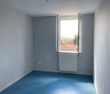 Location Appartement 4 pièces 84m² ROANNE 42300 - Photo 6