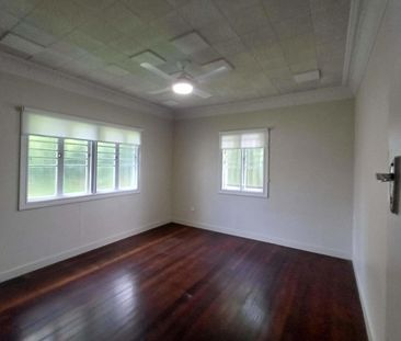 1 Newbolt Street, 4121, Holland Park Qld - Photo 2