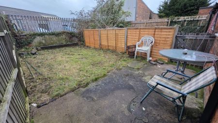 3 bedroom terraced house to rent - Photo 5