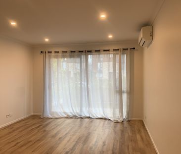Unit 10, 71 Hobsonville Point Road, Hobsonville, Auckland - Photo 6