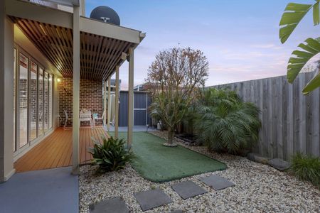8 Scanlan Street, Bentleigh East - Photo 2