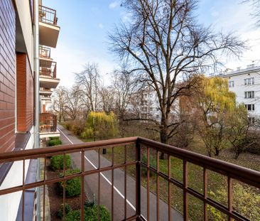 Metro, kamienica, po malowaniu - Фото 4