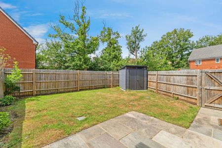 2 bedroom semi-detached house to rent - Photo 4