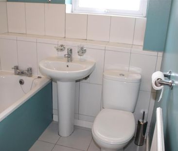 2 bedroom terraced house to rent - Photo 5