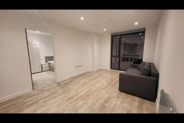 2 Bed Flat, Queen Street, M3 - Photo 1