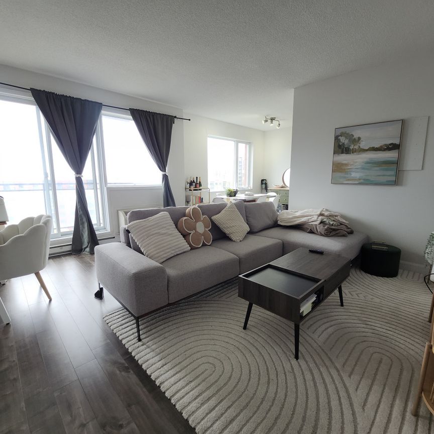 Condo moderne d’une chambre à coucher, offert en location semi-meublée ! - Photo 1