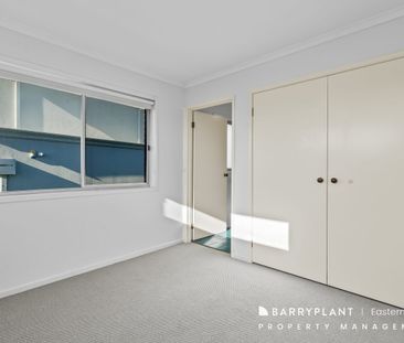 Spacious, Fresh & Bright Family Home - Photo 4