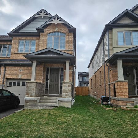 For Lease - 17 Stonehill Avenue, Kitchener, Ontario - Photo 2