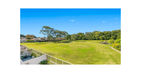 4 BEDROOM 1 STUDY TOWN HOSE IN RESORT COMPLEX - CROYDON - Photo 5