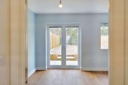 Mathews Court, Warehorne Road, TN26 - Photo 2