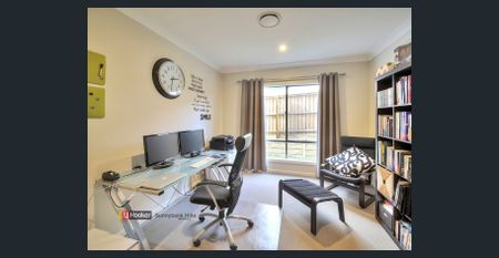 Spacious 5-Bedroom Family Home for Rent Mansfield State High School Catchment - Photo 2