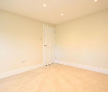 3 bedroom detached house to rent - Photo 4