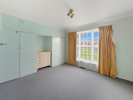 4 Hastings Street, Wendouree - Photo 3