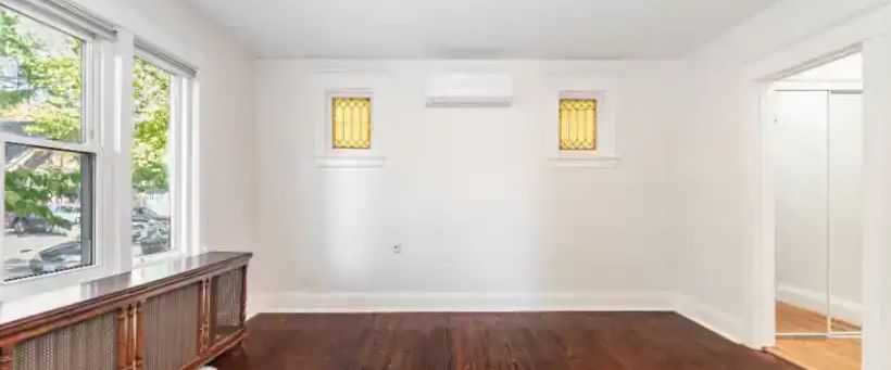 Charming Main Floor Apartment - High Park - 2 bed 1 Parking - Utilities Included | 379 Parkside Drive, Toronto - Photo 1