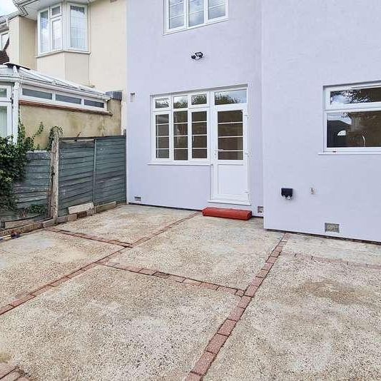 Orchard Drive, Edgware, HA8 - Photo 1