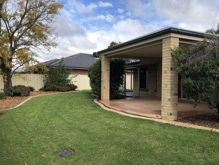 1 Bulloo Place, KIALLA VIC 3631 - Photo 2