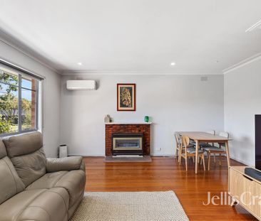 Bright, Stylish Living in a Convenient Location - Photo 2