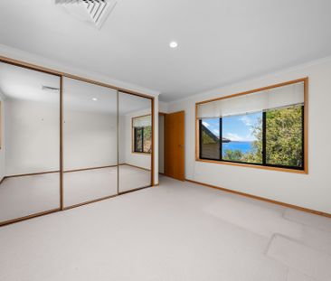 Family home with spectacular views! - Photo 2