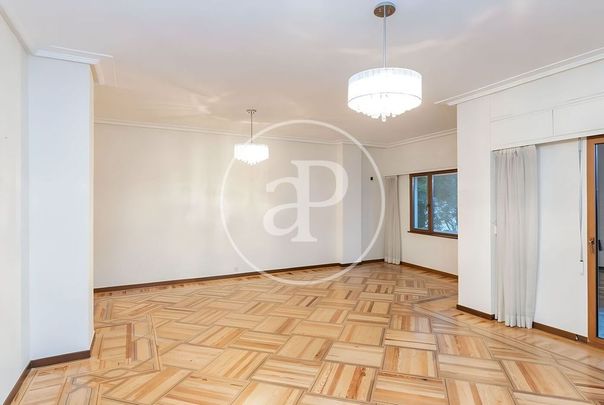 5 bedroom luxury Flat for rent in Madrid, Spain - Photo 1