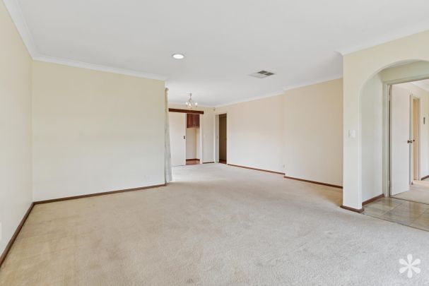 17A Godbold Close - Photo 1