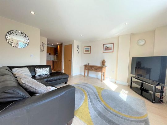 1 bedroom apartment to rent - Photo 1