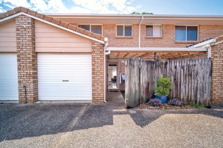 Fully Furnished Townhouse in the Heart of Buderim - Photo 3