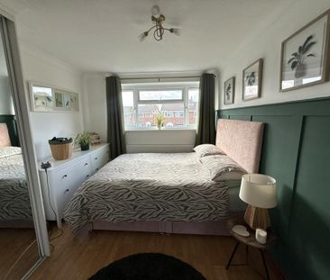 3 bedroom semi-detached house to rent - Photo 4