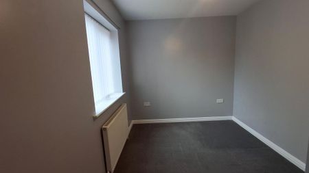 3 bedroom detached house to rent - Photo 2